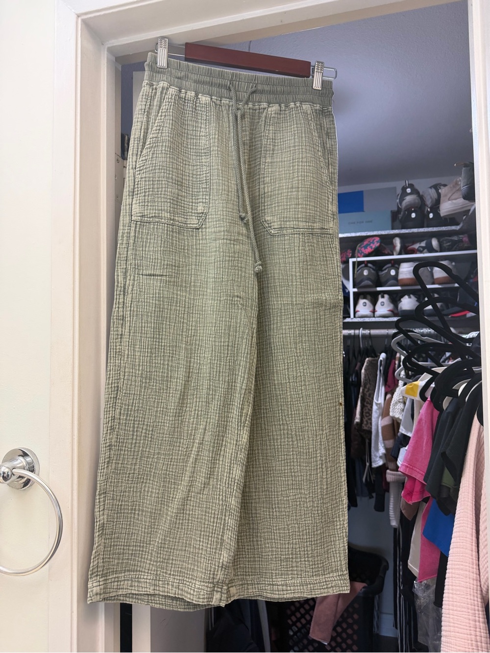 Splendid Olive Green Wide-Leg Drawstring Joggers